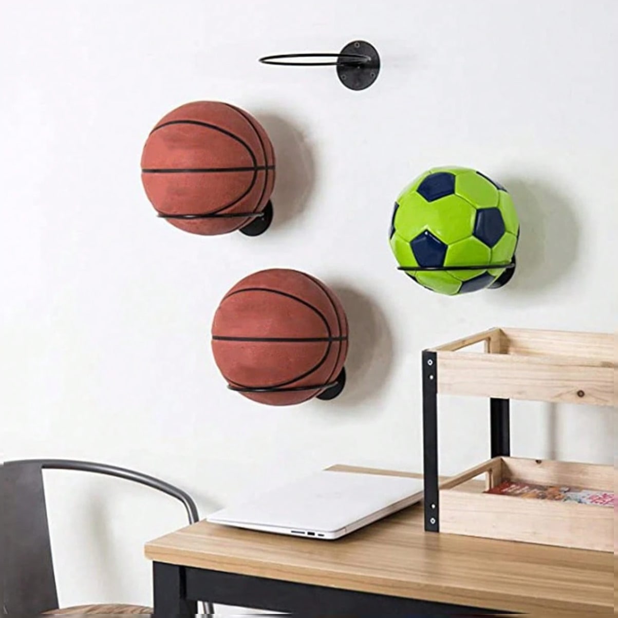 省スペース壁掛けバスケットボールディスプレイスタンド - ホ - Sports Equipment Storage Rack のレビューと価格