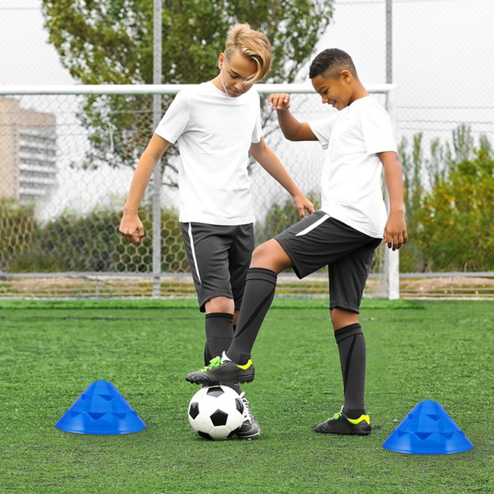 サッカー練習用コーン6個入り。アジリティマーカー。サッカー、 - Sports Equipment Basketball のレビューと価格